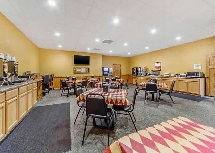Econo Lodge Inn & Suites Brookings