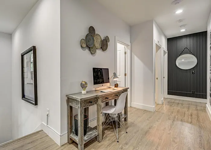 Modern Home | Pet Friendly | Kids Playroom | More!