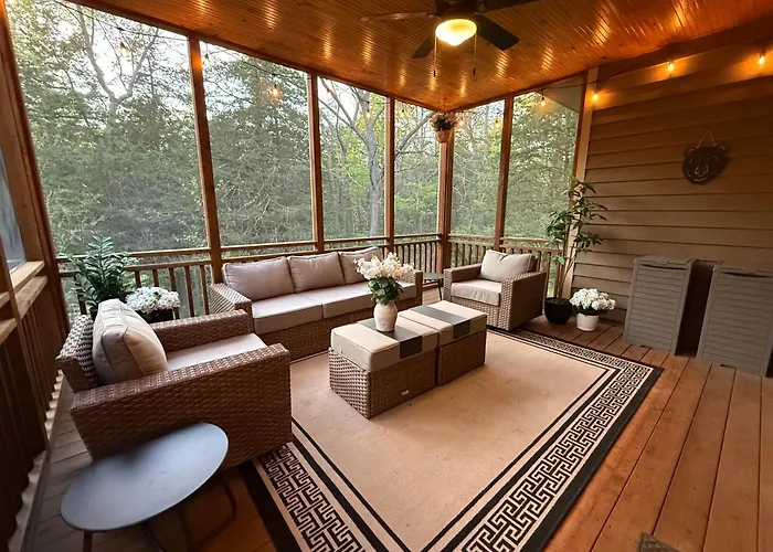 The Lodge, 'North Woods' Style, Boutique Galena Getaway!