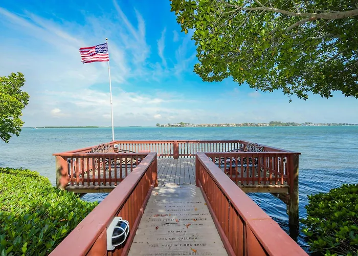 Beach And Bay Getaway