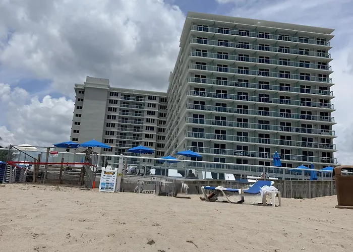 Beach Front Building Studio With Balcony Kitchen Pool Gym Direct Beach Access In Sunny Isles Beach Miami