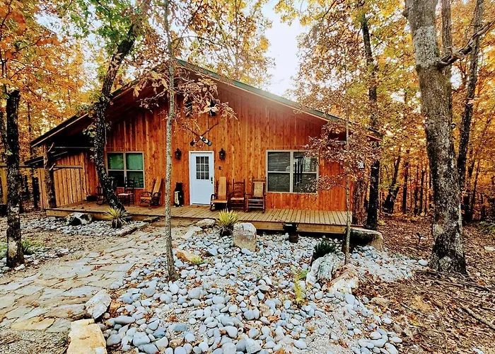 Hideaway Cabin Near Mammoth Springs, Ark