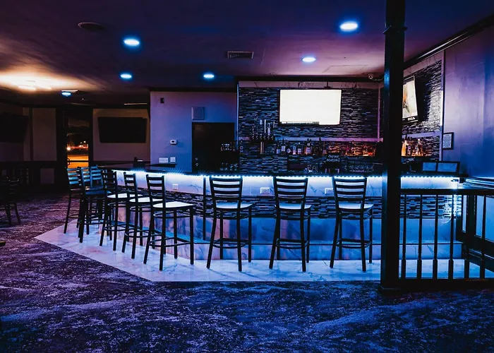 Inn On The Square, An Ascend Collection Hotel