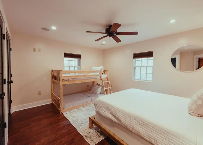 Pine Creek Cabins & Camping Resort