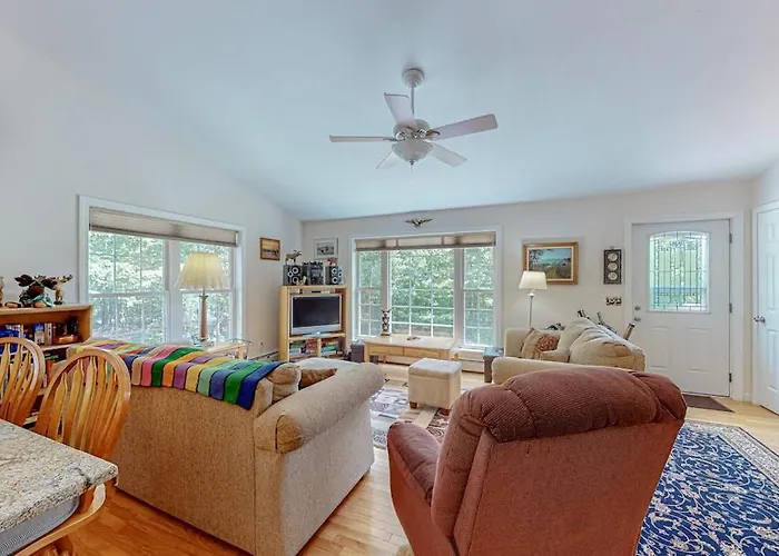 Inviting Dog-Friendly Home With Firepit & Ping-Pong - Near Acadia National Park