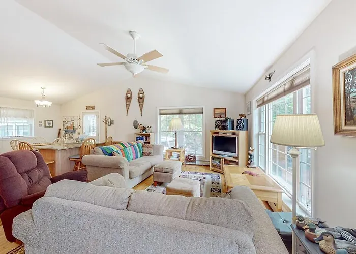 Inviting Dog-Friendly Home With Firepit & Ping-Pong - Near Acadia National Park