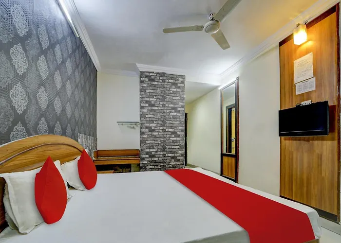 Oyo Flagship 81248 Hotel Satya Vilas
