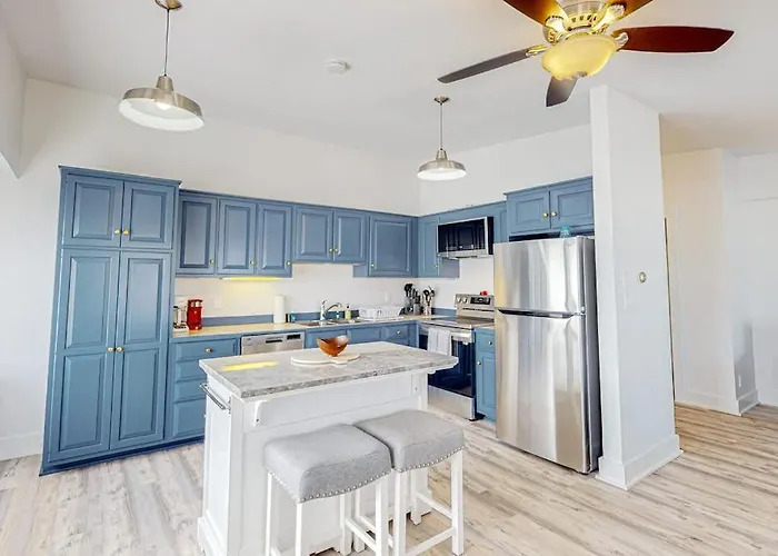 Oceanfront, Dog-Friendly Condo With Boothbay Harbor Views & Prime Location