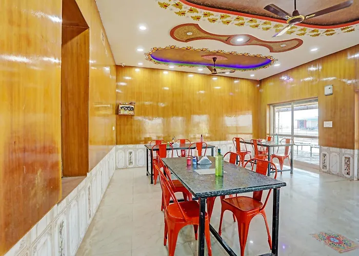 Collection O Mg Hotel & Resturant