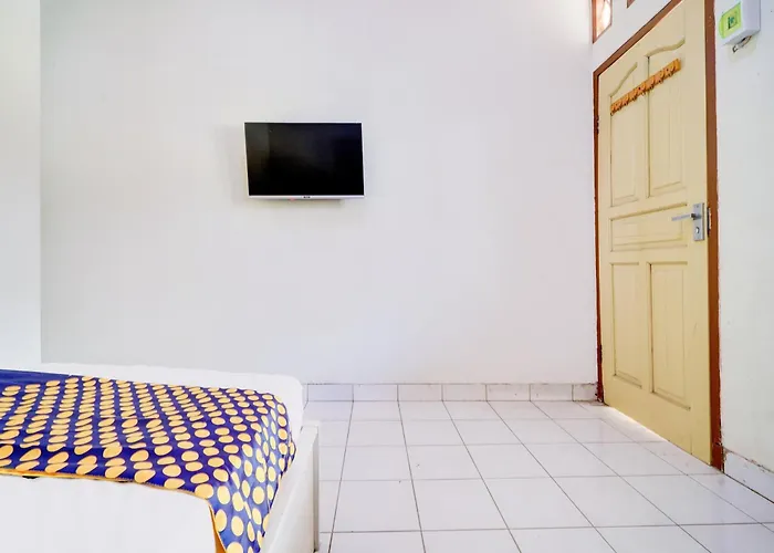 Spot On 93005 Berkah Kedawung Syariah Near Fakultas Farmasi Universitas Muhammadiyah Ahmad Dahlan Cirebon
