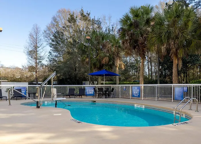 Holiday Inn Express Charleston Us Highway 17 & I-526 By Ihg