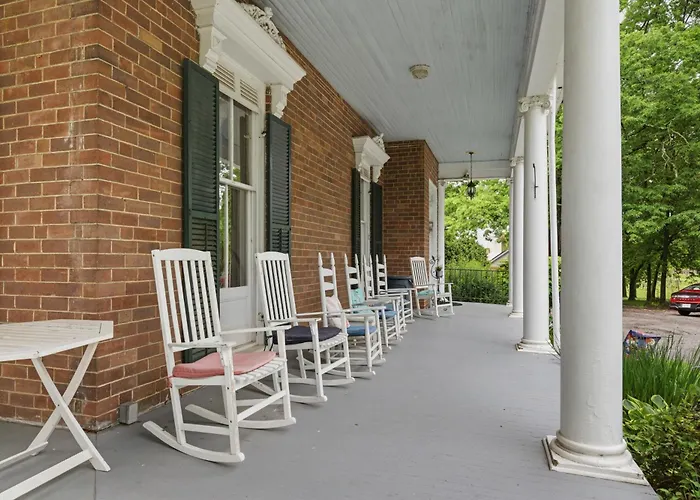 Rockwood Manor Bed & Breakfast