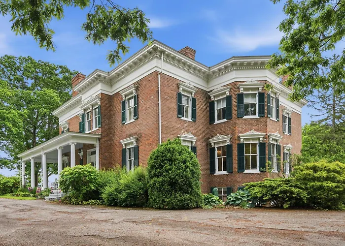 Rockwood Manor Bed & Breakfast