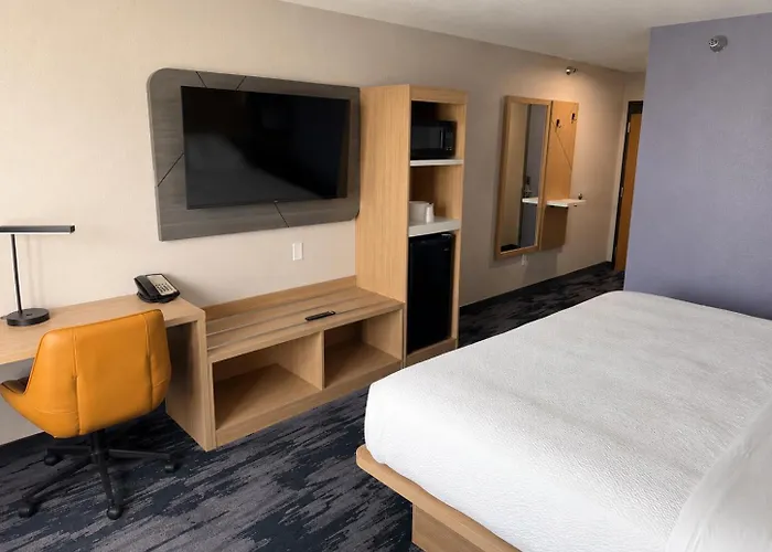 Heritage Hotel And Suites