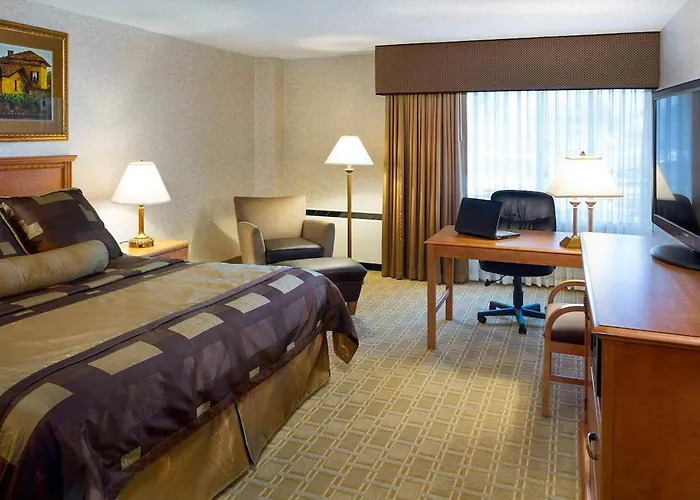 Bismarck Hotel And Conference Center