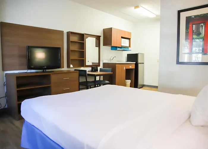 Mainstay Suites Chicago Hillside