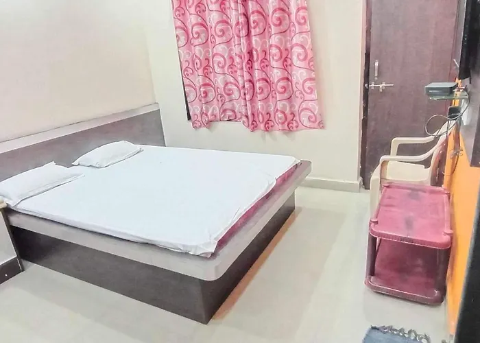 Oyo Flagship Shri Anasuya Datt Lodge