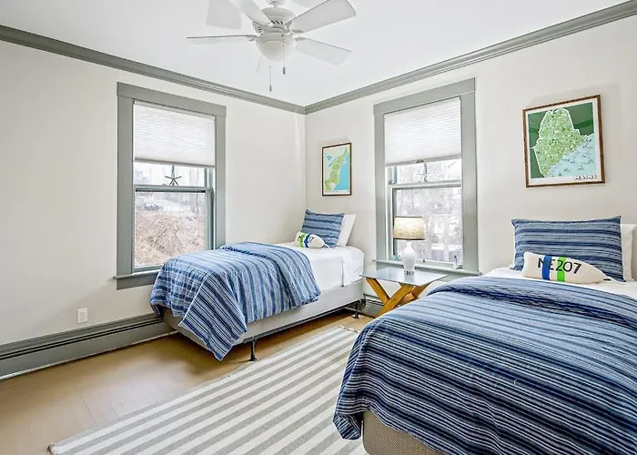 Waterfront Duplex, Walkable, Harbor Views, Ac, Dog Friendly