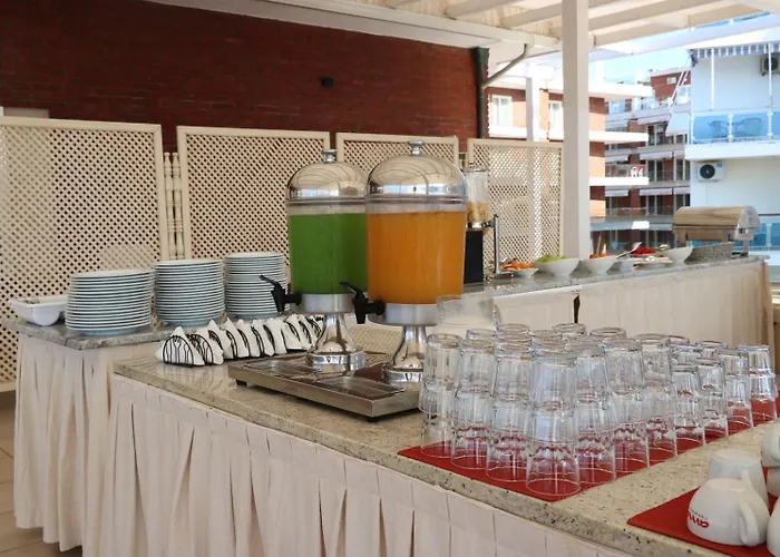 Fishta Hotel & Apartments