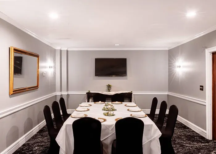 Inn On The Square, An Ascend Collection Hotel
