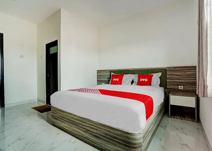 Oyo Capital O 90164 La'Rissa Residence