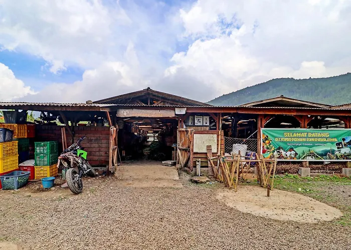 Oyo Homes 90850 Cibeunying Eco Tourism Homestay Cibodas Maribaya 2