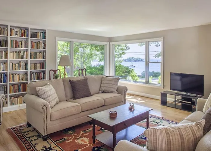 Great Home With Water View - One House From Harbor - Washer/Dryer & Dog-Friendly