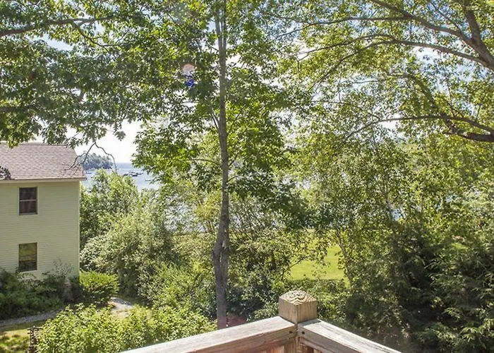 Great Home With Water View - One House From Harbor - Washer/Dryer & Dog-Friendly