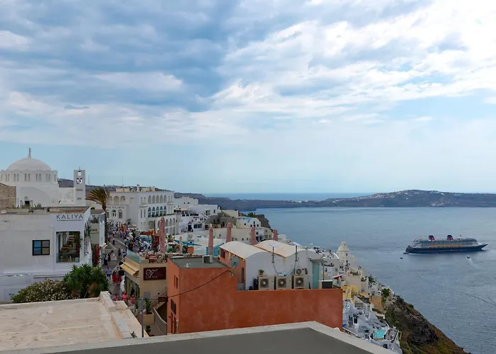 Tatakis Design Hotel With Rooftop Caldera Views