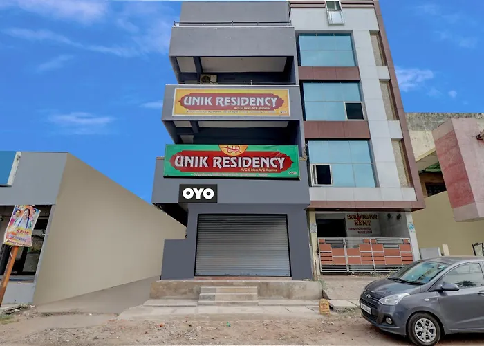 Spot On Unik Residency