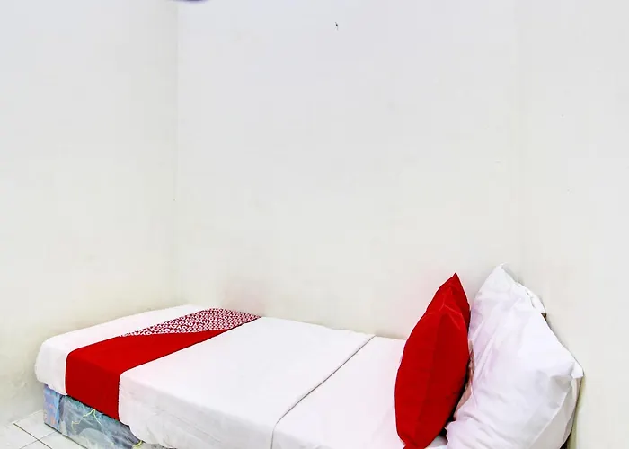 Oyo 93208 Guest House Cemara 2