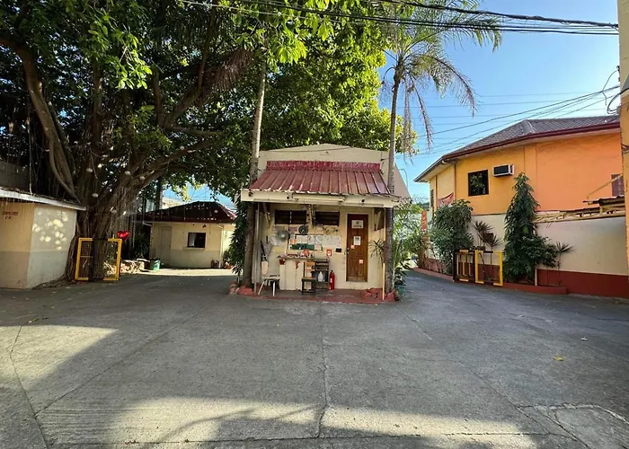 Oyo 1026 Evita Hotel Bacoor