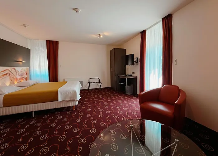 Hotel De La Cloche