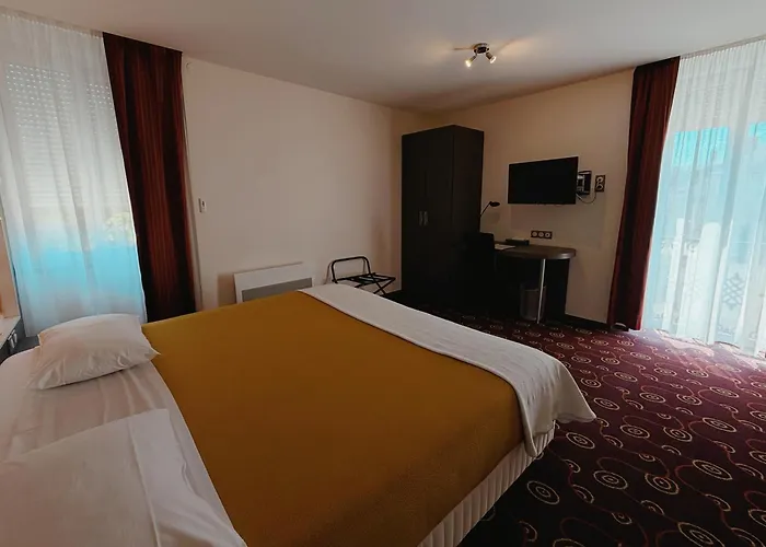 Hotel De La Cloche