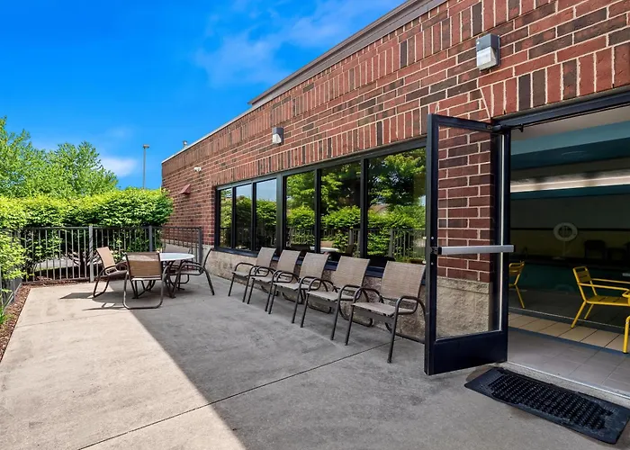 Hampton Inn & Suites East Lansing