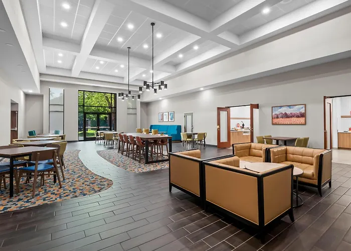 Hampton Inn & Suites East Lansing