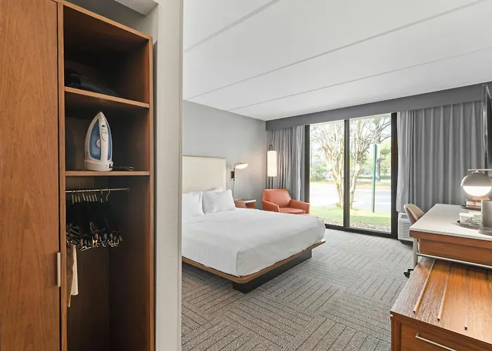Courtyard By Marriott Columbus