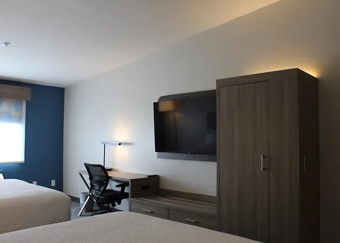 Holiday Inn Express Bakersfield By Ihg