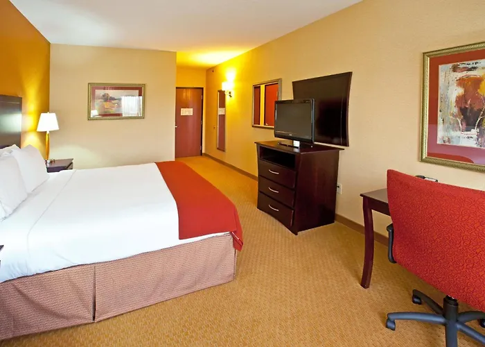 Holiday Inn Express Hotel & Suites Franklin By Ihg