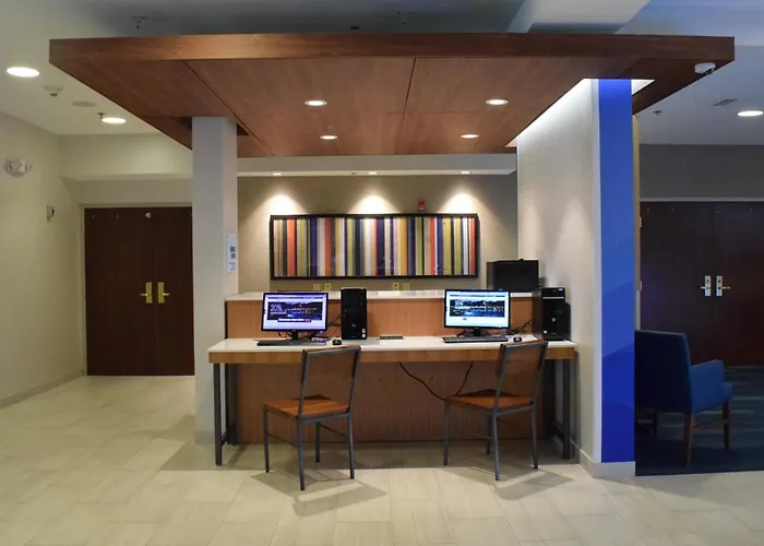 Holiday Inn Express Hotel & Suites Rochester Webster By Ihg