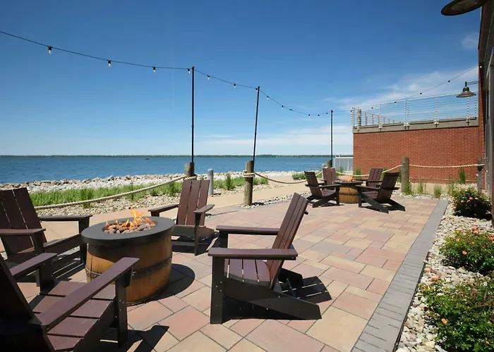 Courtyard By Marriott Erie Bayfront