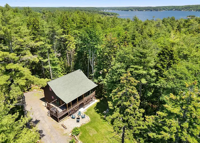 Amazing All-Season Sprucewold Cabin W/ Private Beach Club Access Dog-Friendly