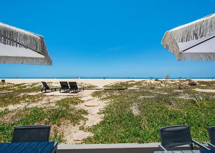 Beachfront Condo On A Lowkey Beach