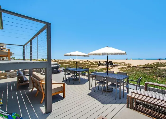 Beachfront Condo On A Lowkey Beach