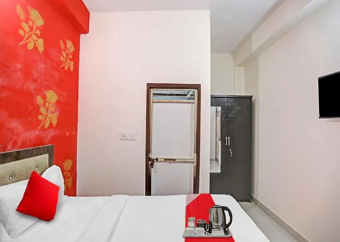 Hotel O A One Hotel Near Noida Sector 81 Metro Station
