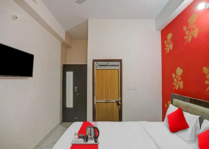 Hotel O A One Hotel Near Noida Sector 81 Metro Station