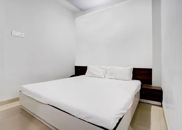 Hotel O Royal Palace