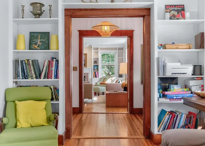 Classic Stockbridge Cottage