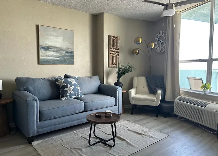 Luxury Beach Condos With Pool And Tiki Bar!