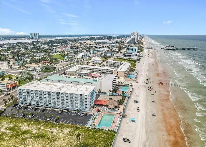 Luxury Beach Condos With Pool And Tiki Bar!